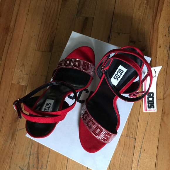 GCDS brand new size 11 but runs 2 size downs - Picture 5 of 15